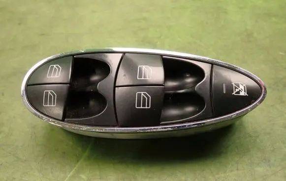 Mercedes-Benz E W211 Quarter vent window switch A2118219951