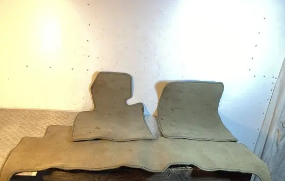Toyota Land Cruiser (J200) Car floor mat set 