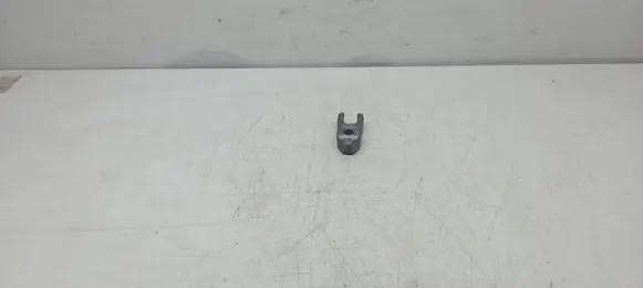 Chevrolet Captiva Fuel Injector clamp holder 8A1