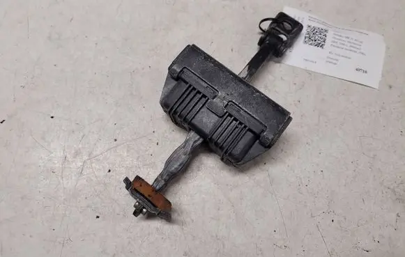 BMW 5 E60 E61 Front door check strap stopper