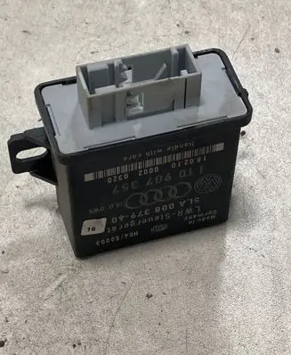 Volkswagen Jetta VI Light module LCM 5LA00837960 1T0907357 00020320