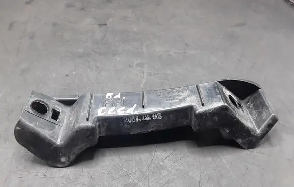 KIA Ceed Front bumper mounting bracket 865181H000 86518