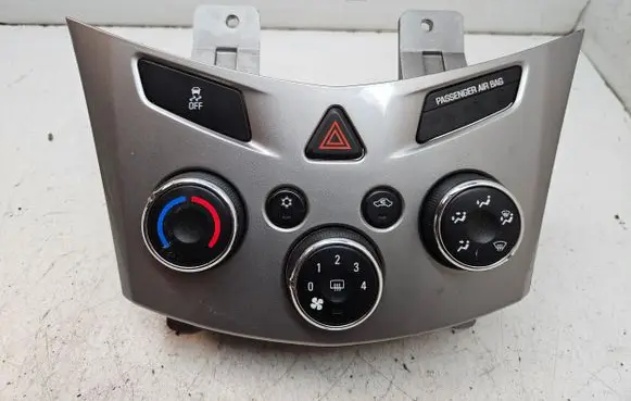 Chevrolet Trax Climate control unit 95332722