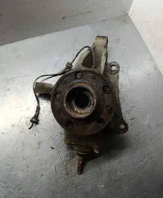 Front wheel hub