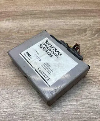 Volvo S40, V40 Door central lock control unit/module 30824425 72114 WITHPLUG