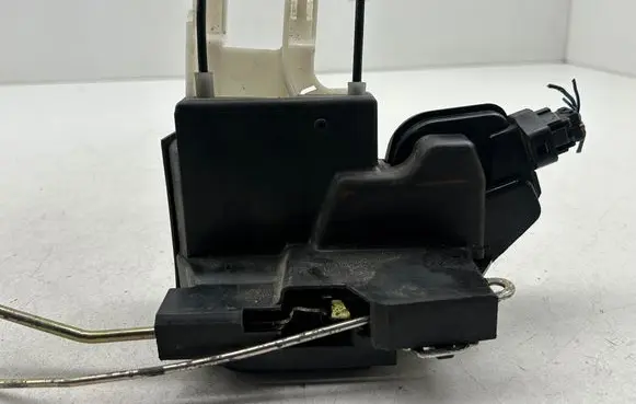 Hyundai Santa Fe Front door lock