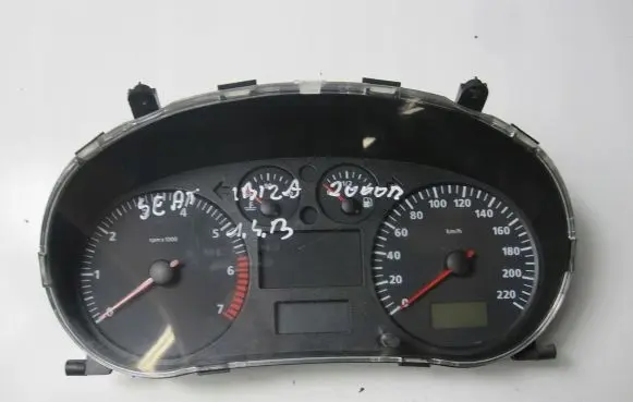 Seat Ibiza II (6k) Speedometer (instrument cluster) 6K0920801A