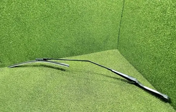 Renault Trafic III (X82) Front wiper blade arm 288864419R 93867989 6572614424125