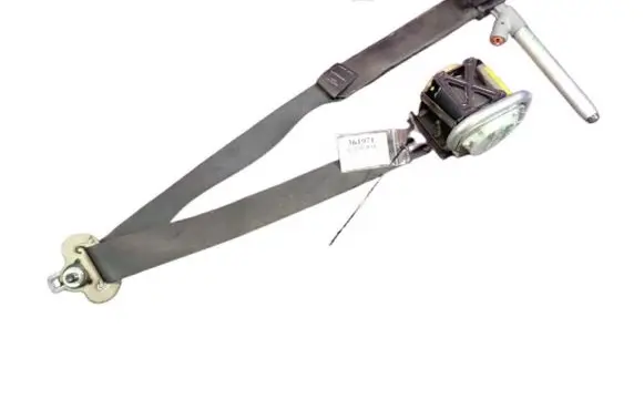 Nissan Note (E11) Front seatbelt