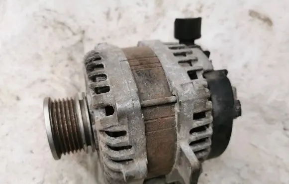 Opel Combo E Generator/alternator 9824742880 A002TV0781ZEE