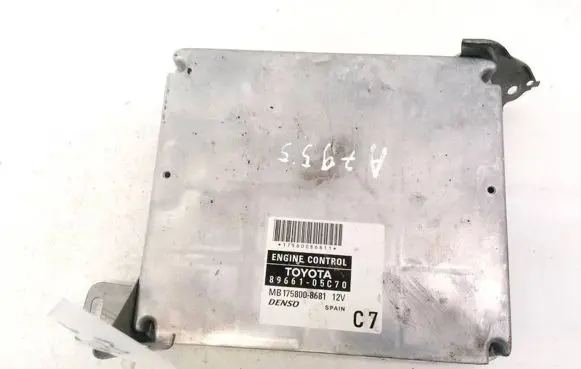 Toyota Avensis T250 Engine control unit/module 8966105C70 89661-05C70