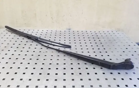 Jeep Grand Cherokee Front wiper blade arm