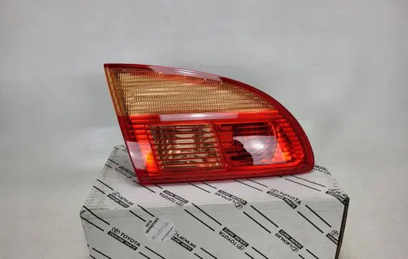 Toyota Avensis T220 Rear/tail lights 81591-05080