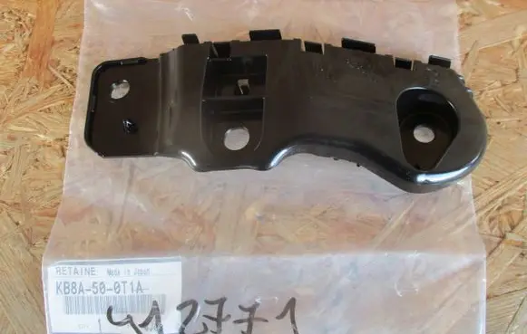 Mazda CX-5 II Front bumper mounting bracket KB8A500T1