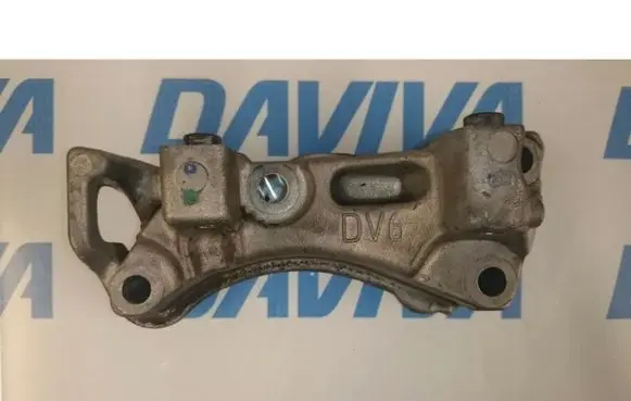 Peugeot 307 Engine mounting bracket 9645382380
