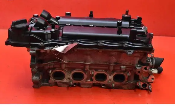 Toyota Yaris Engine head 