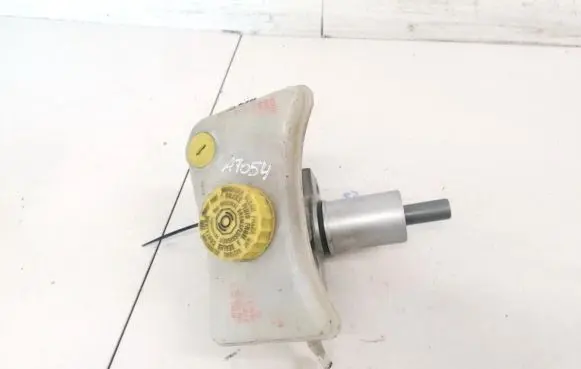 Master brake cylinder