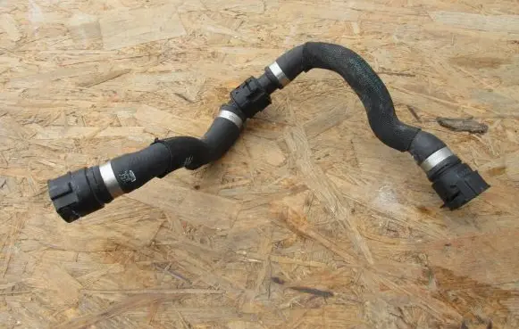 BMW 7 G11 G12 Engine coolant pipe/hose 8648397