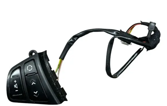 Hyundai i30 Steering wheel buttons/switches 200003371