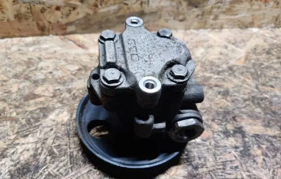 Ford Fusion Power steering pump 2S6C3A696DD