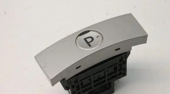 Mitsubishi Outlander Hand parking brake switch 