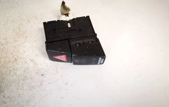 Suzuki SX4 S-Cross Hazard light switch