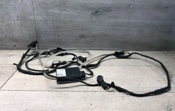 Mercedes-Benz E W212 Distronic sensor radar A0009052804 A0009020221