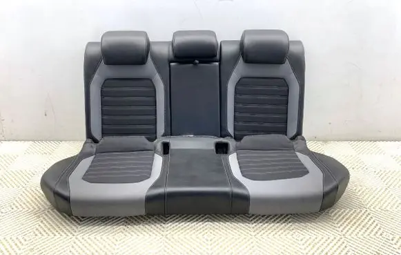 Volkswagen Jetta VI Second row seats 