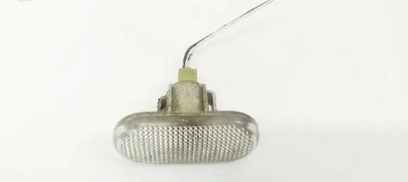 Renault Laguna II Front fender indicator light 8200257684
