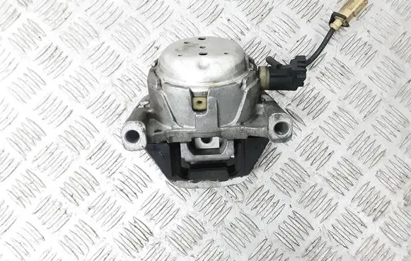 Audi A7 S7 4G Engine mount bracket 