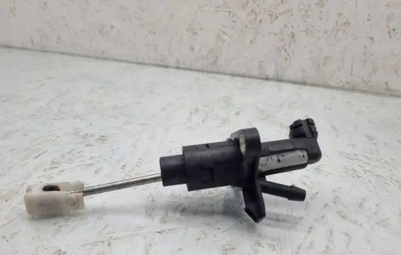 Audi A3 S3 8L Clutch master cylinder 6284000033