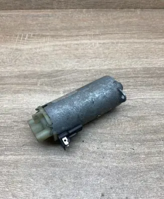 Mercedes-Benz S W220 Seat adjustment motor 2208202542 0130002498