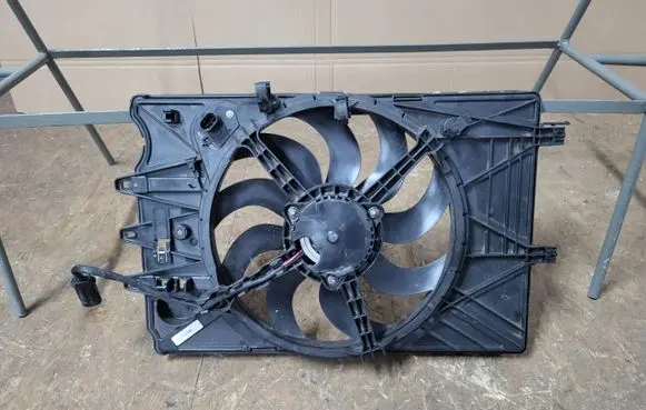 Fiat 500L Radiator cooling fan shroud 8A9410000