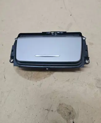 BMW 3 E90 E91 Dashboard storage box/compartment 22167210 7132376