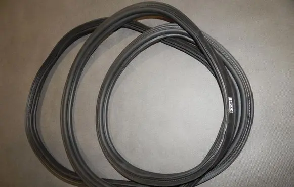 Skoda Rapid (NH) Seal rubber (tailgate) 5J0827705H