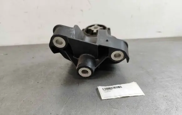 MG MG5 II Engine mounting bracket 10758186