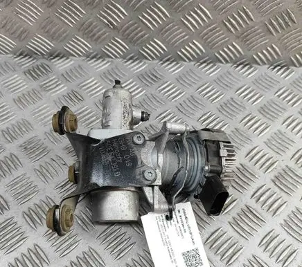 Volkswagen Golf VII Master brake cylinder 0132018018 5QE612391D
