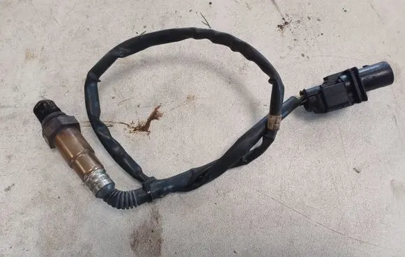 Volkswagen Tiguan Lambda probe sensor 03L906262 0281004085