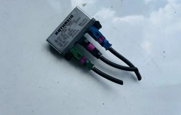 Mercedes-Benz S W221 Antenna control unit A2218270042 19002170