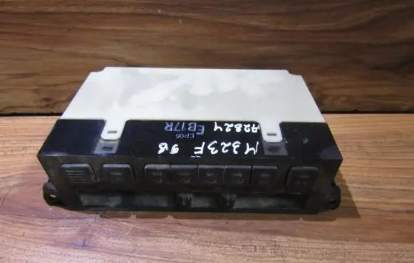 Mazda 323 F Climate control unit eb17r