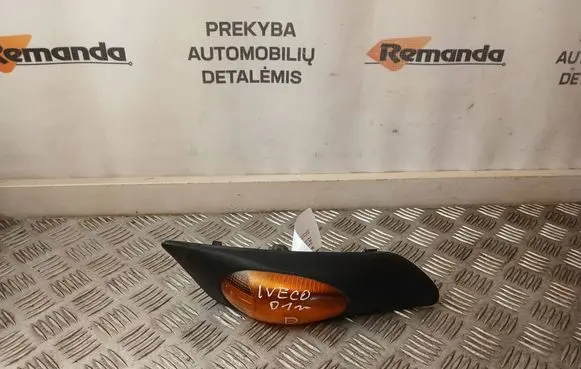 Iveco Daily 35 - 40.10 Front fender indicator light 500322577