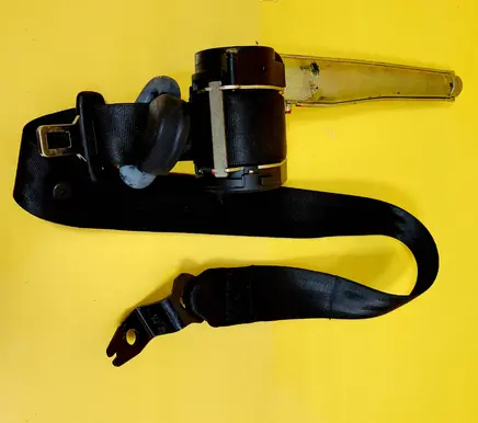 Volkswagen Polo III 6N 6N2 6NF Front seatbelt 0416117