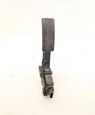 Accelerator throttle pedal