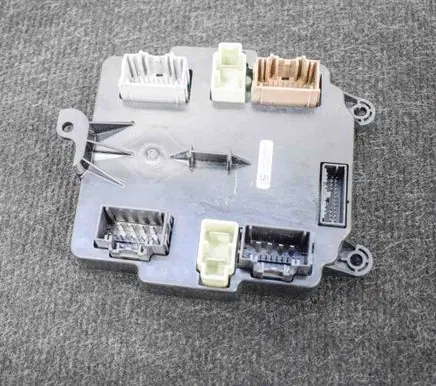 Tesla Model X Door control unit/module 106205610B