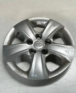 Hyundai i30 R15 wheel hub/cap/trim 529602R000