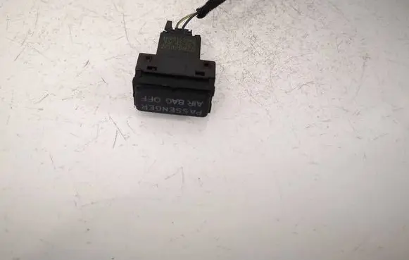 Volkswagen Jetta V Passenger airbag on/off switch 1K0919234B