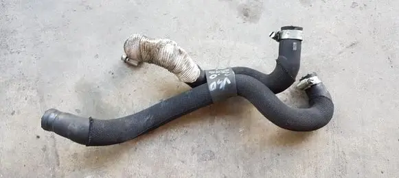 Volvo V40 Oil cooling pipe 