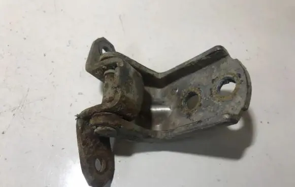 Nissan Altima Rear door lower hinge