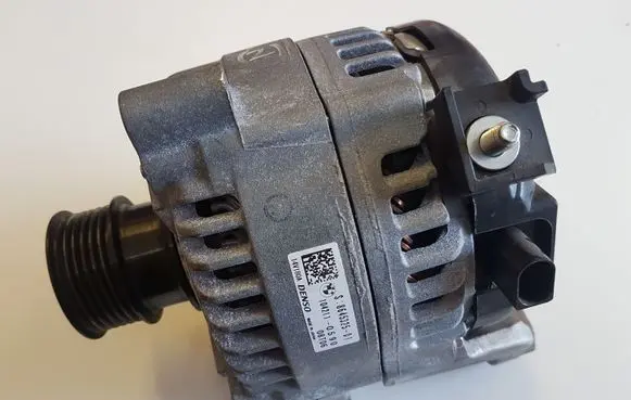 BMW 4 F36 Gran coupe Generator/alternator 8645325