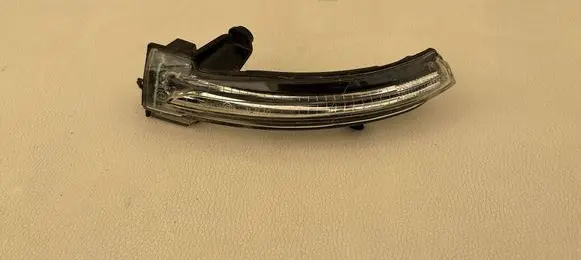 Renault Megane IV Mirror indicator light 30087924